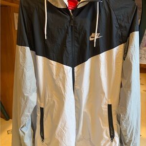 Nike Men's Black and White Windbreaker